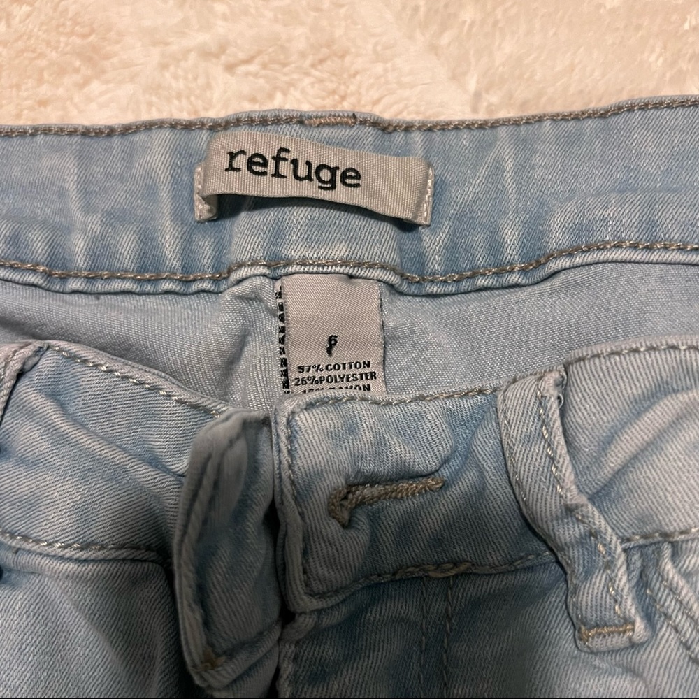 Refuge Women’s Ripped Jeans - Picture 3 of 3